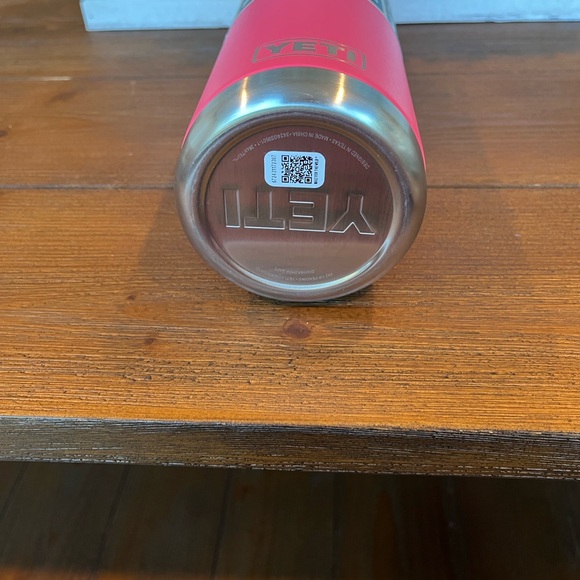 NWT YETI Rambler 26oz Bottle in Tropical Pink - Picture 7 of 7